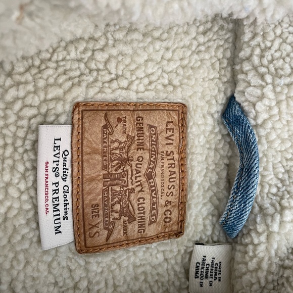 Levi’s Sherpa trucker jean jacket xs - Picture 3 of 10